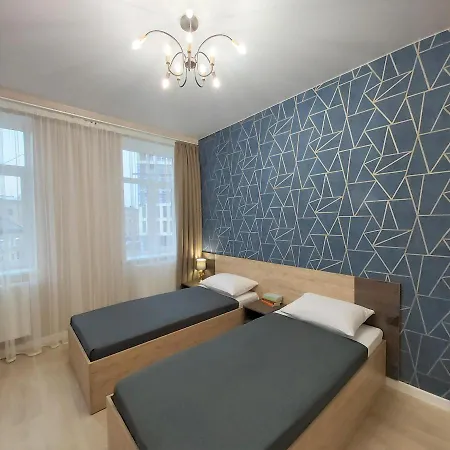3 Bedroom, 2 Bathroom Near Forum شقة