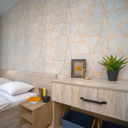 3 Bedroom, 2 Bathroom Near Forum Appartement *