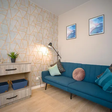 3 Bedroom, 2 Bathroom Near Forum * Lviv