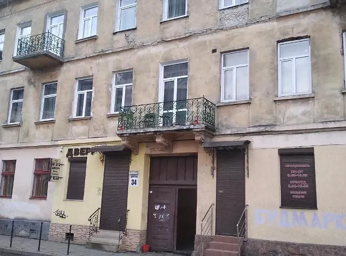 3 Bedroom, 2 Bathroom Near Forum アパート