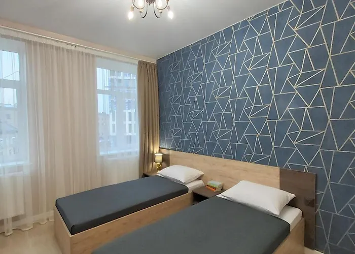 3 Bedroom, 2 Bathroom Near Forum شقة