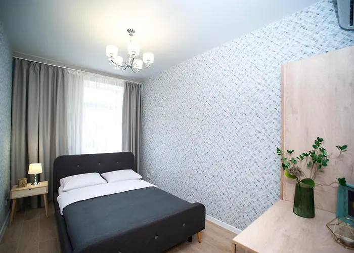 3 Bedroom, 2 Bathroom Near Forum شقة *