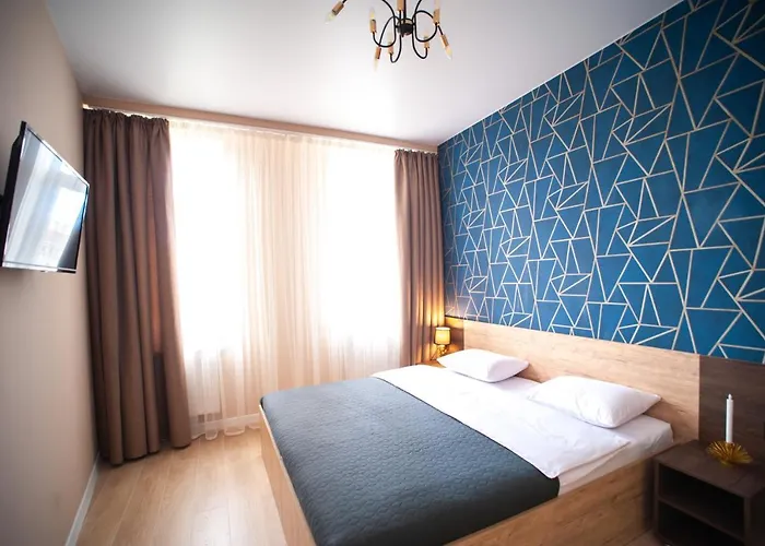 3 Bedroom, 2 Bathroom Near Forum شقة *