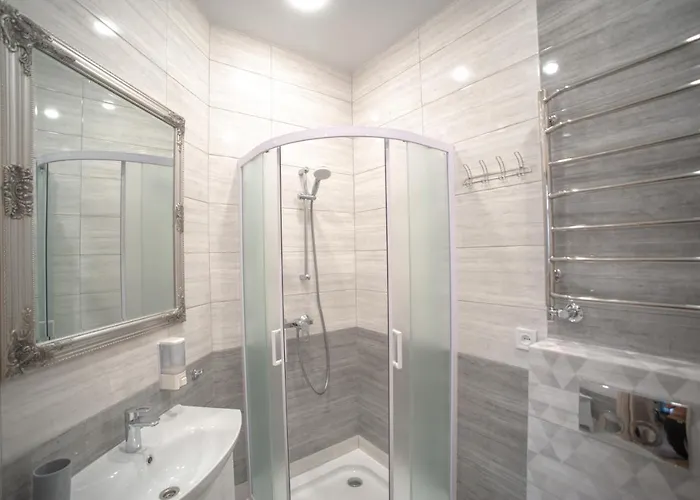 3 Bedroom, 2 Bathroom Near Forum アパート リヴィウ